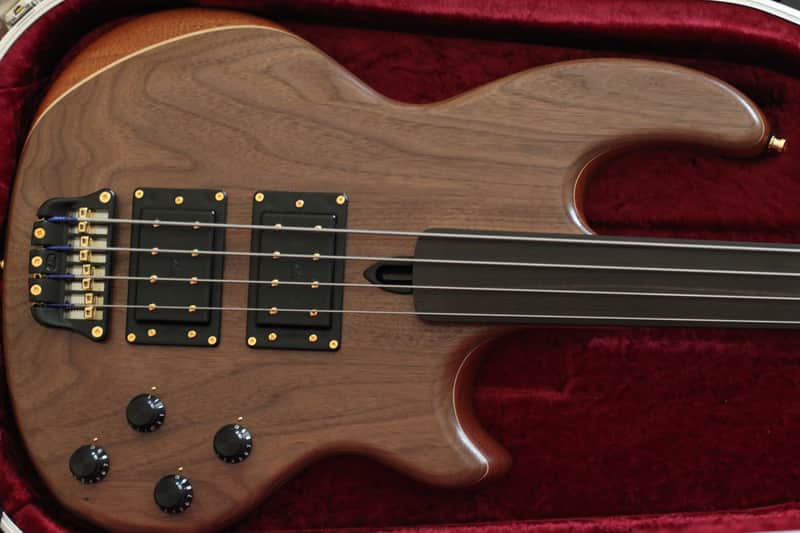 2011 Wal Mk 2 Fretless MINT w/ case image 1