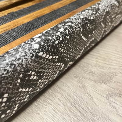 Doomboard Pedalboard - Python Snakeskin Tolex - with 1 Spot Pro power supply image 5