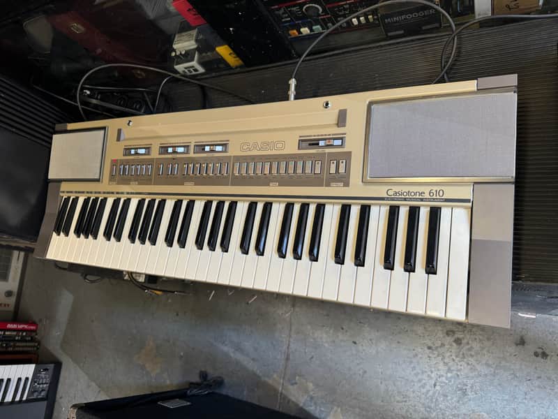 Casio CT-610 Casiotone 61-Key Synthesizer | Reverb