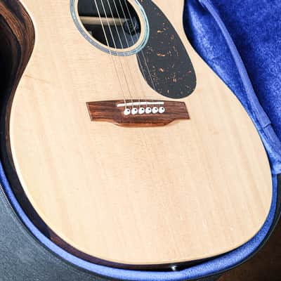 Martin Guitar 000-X2E | Natural image 3