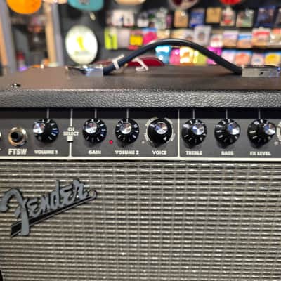 Fender Champion 40 2-Channel 40-Watt 1x12" Guitar Practice Amp 2013 - 2024 - Black image 3