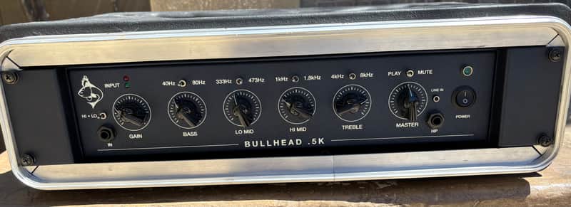Trickfish Bullhead .5k bass amplifier w/SKB 2U Rack image 1