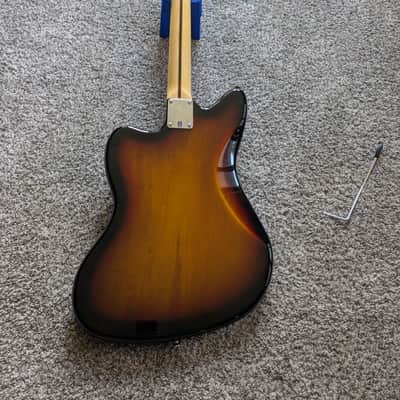 Squier Vintage Modified Jazzmaster with Rosewood Fretboard 2012 - 2017 - 3-Color Sunburst image 11