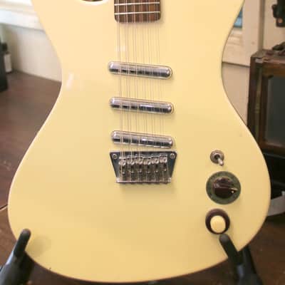Danelectro Hodad 12-String 2000 - 2004 - White/Violet Pearl image 1