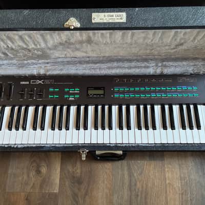 Yamaha DX21 Programmable Algorithm Synthesizer 1985 - Black