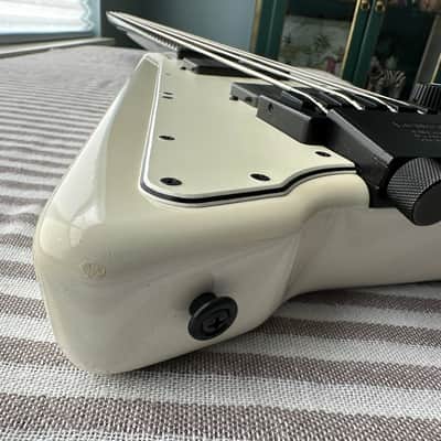 Steinberger XP2A headless bass, 5-bolt GRAPHITE neck, gloss WHITE, Active EMGs, restored by Jeff Babicz, with OEM gig bag, set of light Double-Ball strings, STADB04 single-ball string adapter, hex wrench image 7