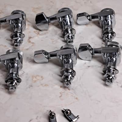 Charvel MIM Pro Mod So Cal Tuners Tuning Pegs 6 In-line Dual Pin & 2 String Trees- Chrome Finish image 6
