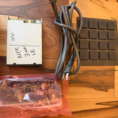 Akai MPC3000LE MIDI Production Center 1999 - 2001 - Black w Extras ***READ*** image 7