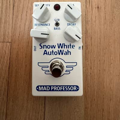Mad Professor Snow White Auto Wah with Guitar/Bass Switch 2010s - White image 1