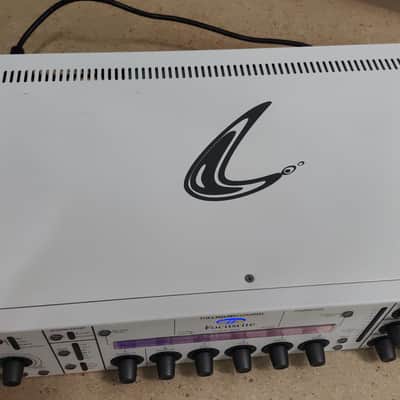 Focusrite Liquid Channel 2010s - White | Channel Strip image 6