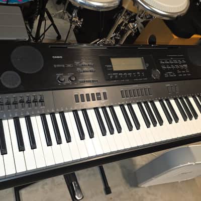 Casio WK-7500 76-Key Portable Arranger Keyboard 2010s - Black