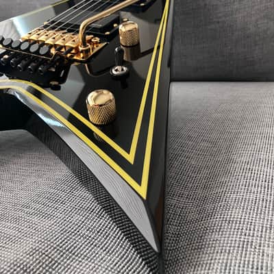 Jackson MJ Series Rhoads RR24MG 2023 Black with Yellow Pinstripes image 17