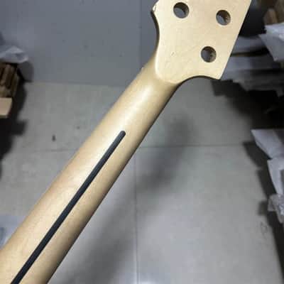 5 String Electric Bass Maple Wood Neck, Rosewood 20 Frets Fingerboard image 5