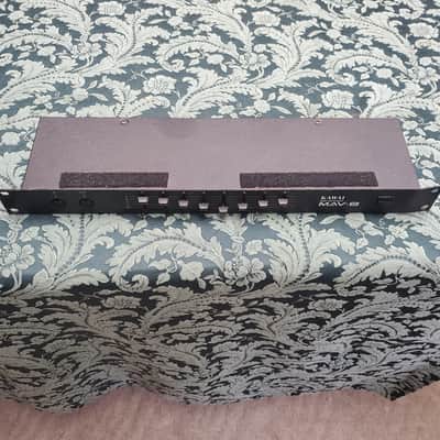 Kawai MAV-8 MIDI Patchbay - 4-In / 8-Out Vintage Hardware Matrix Router - Black image 2