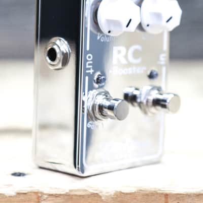Xotic Effects RC Booster V2 Super Transparent 20dB+ Clean Boost Effect Pedal image 3