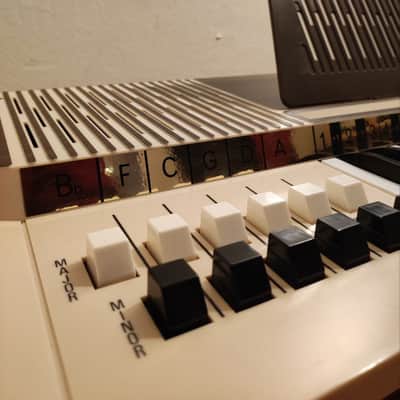 Bontempi Electric Chord Organ 60s image 7
