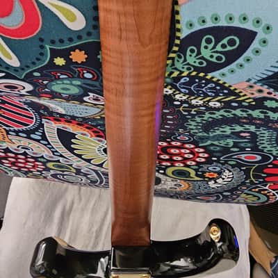 Fender Custom Strat 2026 - 3 Tone Burst Sparkle image 9