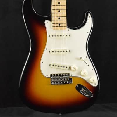 Mint Fender Custom Shop 1968 Stratocaster DLX Closet Classic 3-Color Sunburst image 1