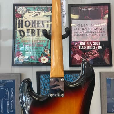 Fender Robert Cray Artist Series Signature Stratocaster 2003 - Present - 3-Color Sunburst image 7