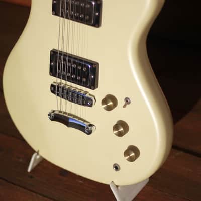 Westone Thunder II - Pearl White image 5