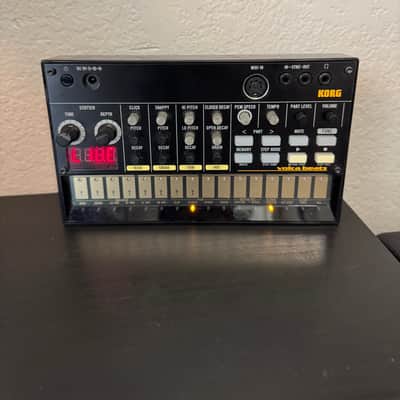 Korg Volca Beats Analog Rhythm Machine 2010s - Black image 1