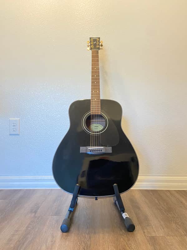 Yamaha F335-BL Dreadnought Acoustic Guitar
