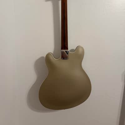 Fender Tom DeLonge Starcaster 2023 - Shoreline Gold - MINT image 4