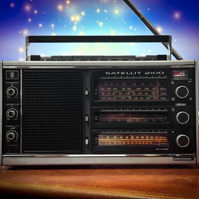 GRUNDIG SATELLIT 2100 Rare Vintage Radio World Band Receiver image 2