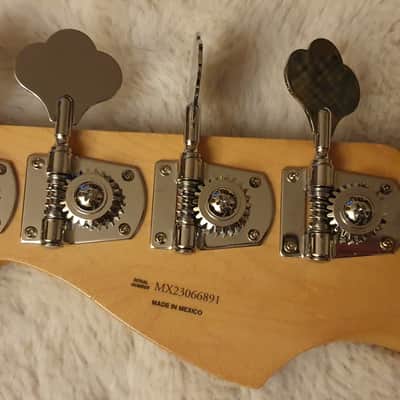 Fender Player Jaguar Bass with Maple Fretboard 2018 - 2024 - Tidepool image 3