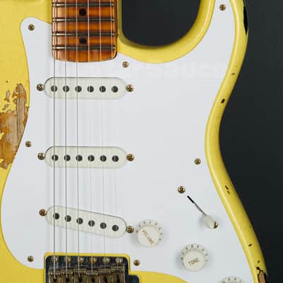 Fender Custom Shop Limited 70th anniversary 54 Stratocaster Heavy Relic 2025 - Candy Yellow Over 2 Color Sunburst (COD 2186NG) image 4