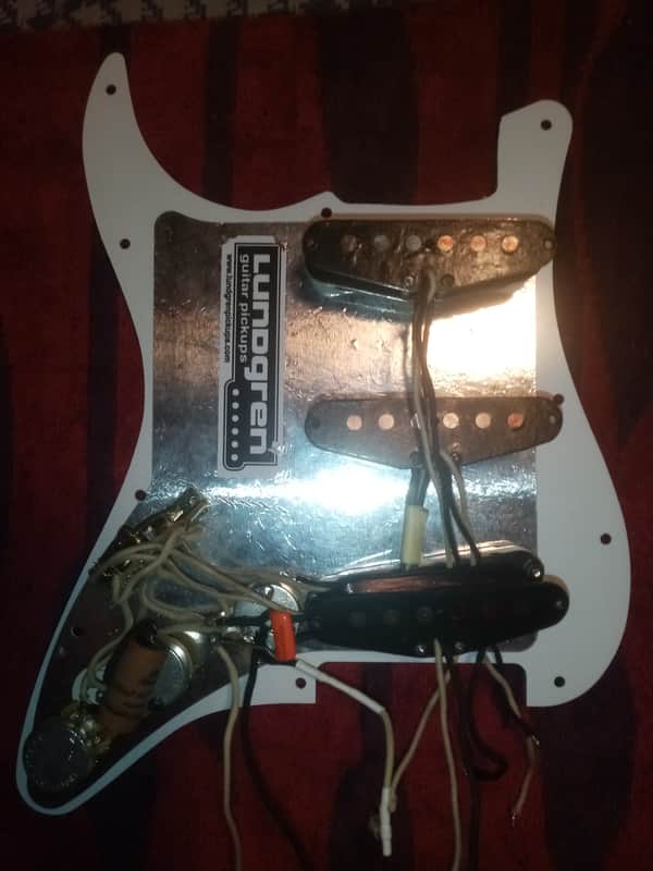 Only fender  battipenna completo  pot, 5 vie , schermatura, treble bleed + condensatore( no pickup) image 1