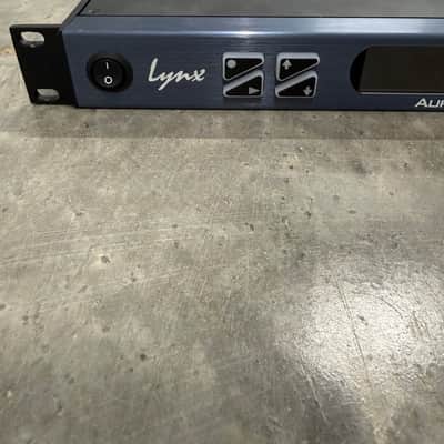 Lynx Aurora (n) 24-Channel AD/DA Converter with Thunderbolt Interface 2010s - Blue/Black image 2