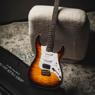 James Tyler Japan Studio Elite Deluxe HSS QMT-Tobacco Sunburst w