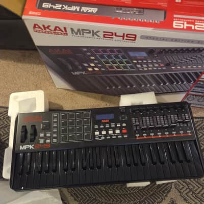 Akai MPK249 Black Edition