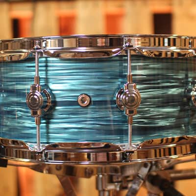 DW Performance Turquoise Oyster Snare Drum - 5.5x14 image 2