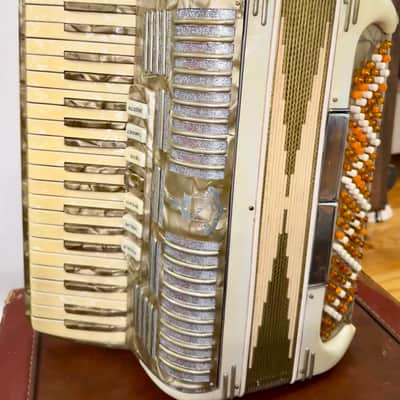 Noble Piano Accordion, 41/120, LMH, 7 registers, Made in Italy, in excellent playing condition and very good cosmetic condition image 10