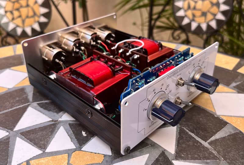 Neve Marinair Carnhill Style Transformer Box - British image 1