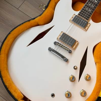 SIGNED ✍️Gibson Custom Shop White Limo Dave Grohl DG-335 Alpine White SIGNED✍️ BY DAVE GROHL 50 PIECES WORLDWIDE RARE Foo Fighters (VIDEO) image 4