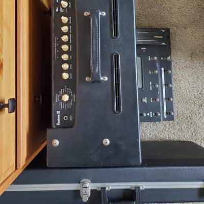 Line 6 Flextone III XL 150-Watt 2x12" Stereo Digital Modeling Guitar Combo 2003 - 2009 - Black w/ Footboard image 2