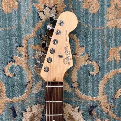 Squier Affinity Series Stratocaster with Rosewood Fretboard 2016 - 2018 - Race Red image 4
