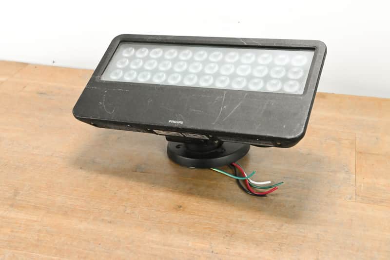 Philips iW Blast12 Powercore Frosted Lens LED Fixture CG011P7 image 1