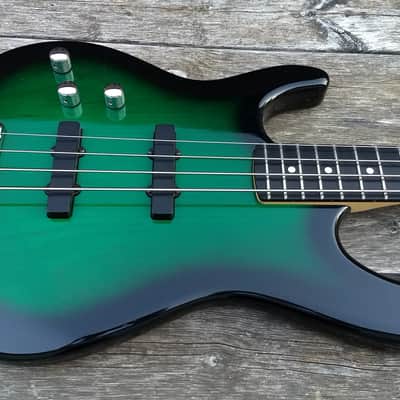 Lefty 1999 CARVIN B4 Jazz greenburst image 1