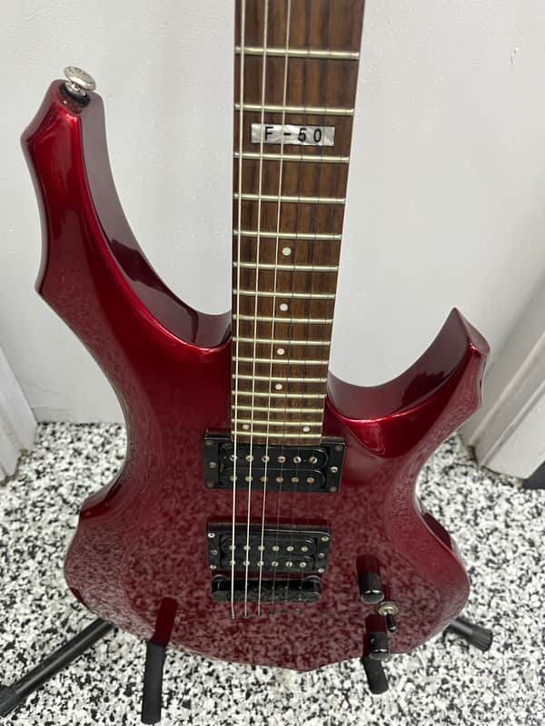 ESP LTD F-50 Electric Guitar 2005 ESP LTD F-50 Electric Guitar 2005 2005 - Metallic Rwd