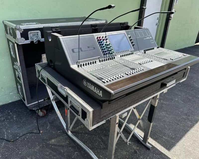 YAMAHA CL5 DIGITAL AUDIO CONSOLE WITH CASE (TRUEHEARTSOUND) image 1