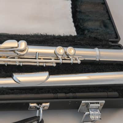 Yamaha YFL-381H Intermediate Open-hole Flute *Silver Headjoint *Made in Japan *Low-B *Cleaned & Serviced image 9