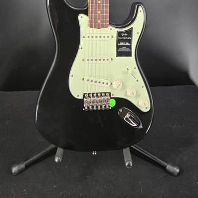Fender Vintera® III Early '60s Stratocaster®, Rosewood Fingerboard, Black image 2