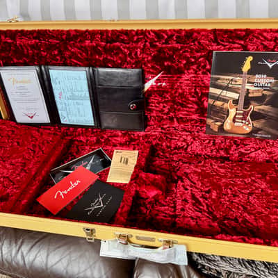 STEVIE RAY VAUGHAN SIGNATURE CUSTOM SHOP STRATOCASTER® RELIC® WITH CLOSET CLASSIC HARDWARE image 14