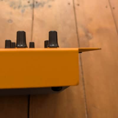 Waldorf Microwave XT Rackmount Wavetable Synthesizer 1998 - Orange image 10