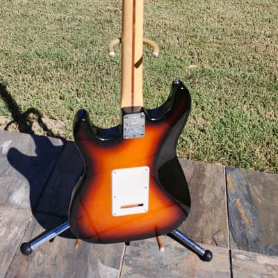 1994 Fender 40th Anniversary Stratocaster with Maple Fretboard Brown Sunburst image 6