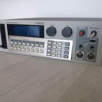 Akai S1000 Stereo Sampler 4MB with Gotek & USB - Serviced
